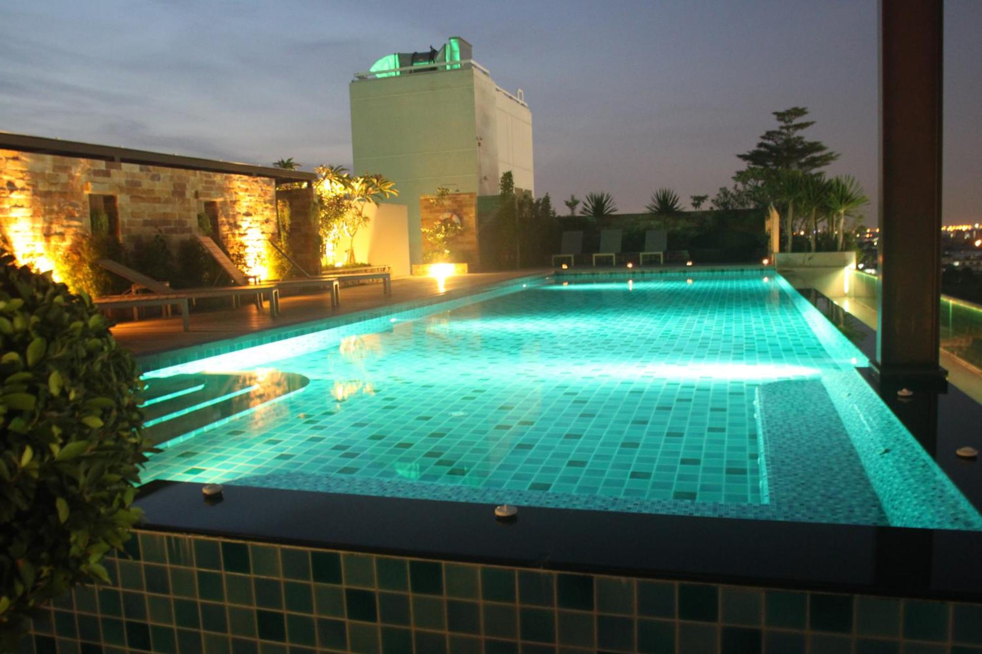 Park Village Rama II Bangkok Bagian luar foto