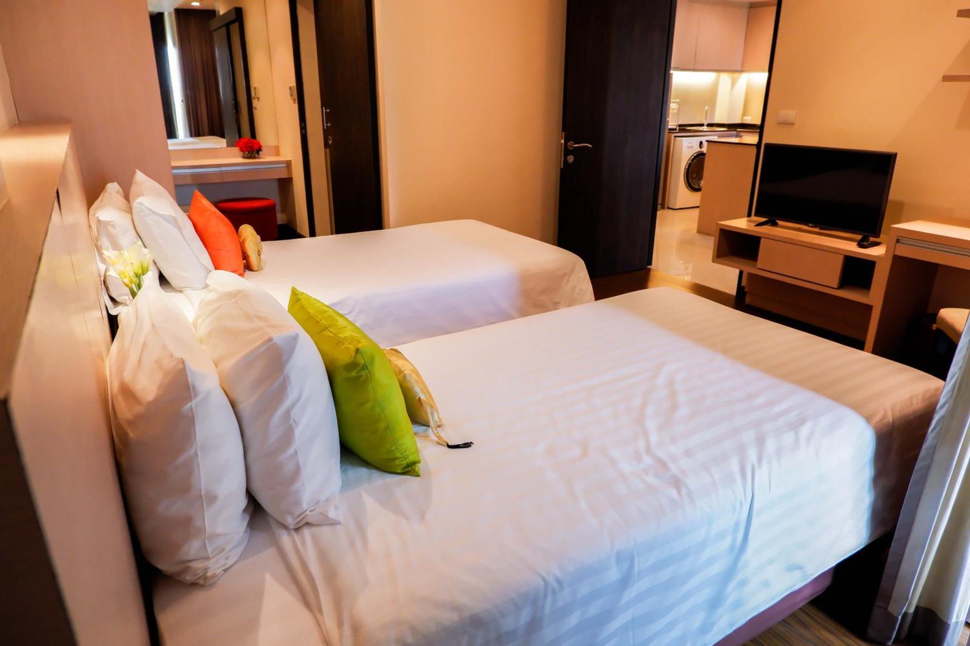 Park Village Rama II Bangkok Bagian luar foto