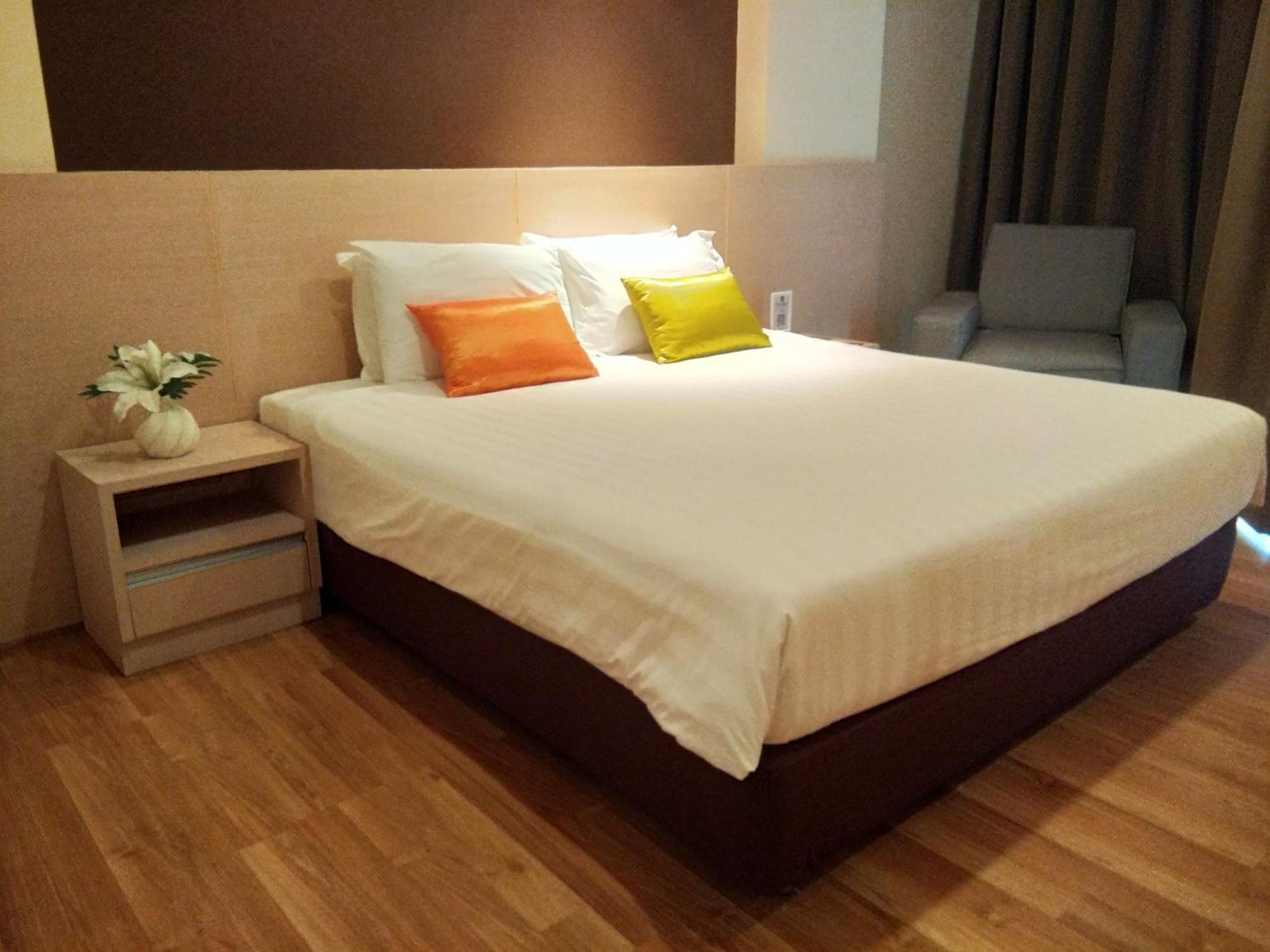 Park Village Rama II Bangkok Bagian luar foto