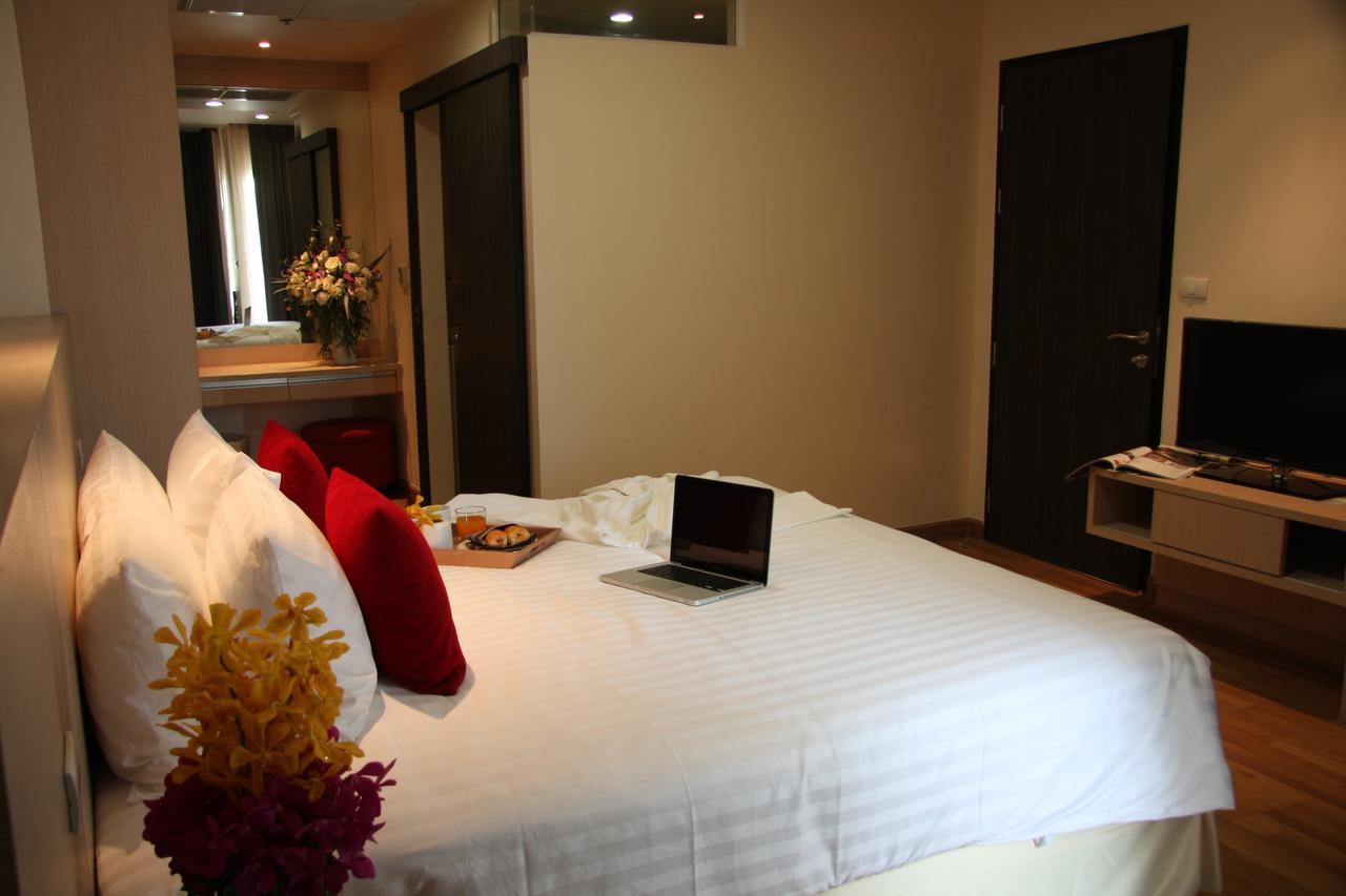 Park Village Rama II Bangkok Bagian luar foto